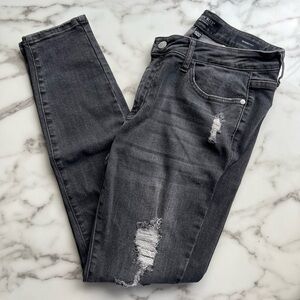 Judy Blue Skinny Fit Distressed Size 15/32 EUC